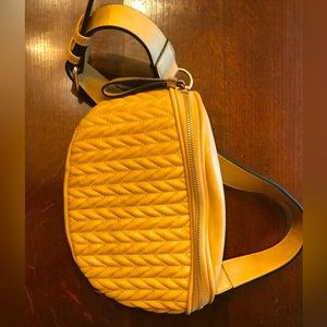 Leather crossbody/Fanny bag, perfect like new condition